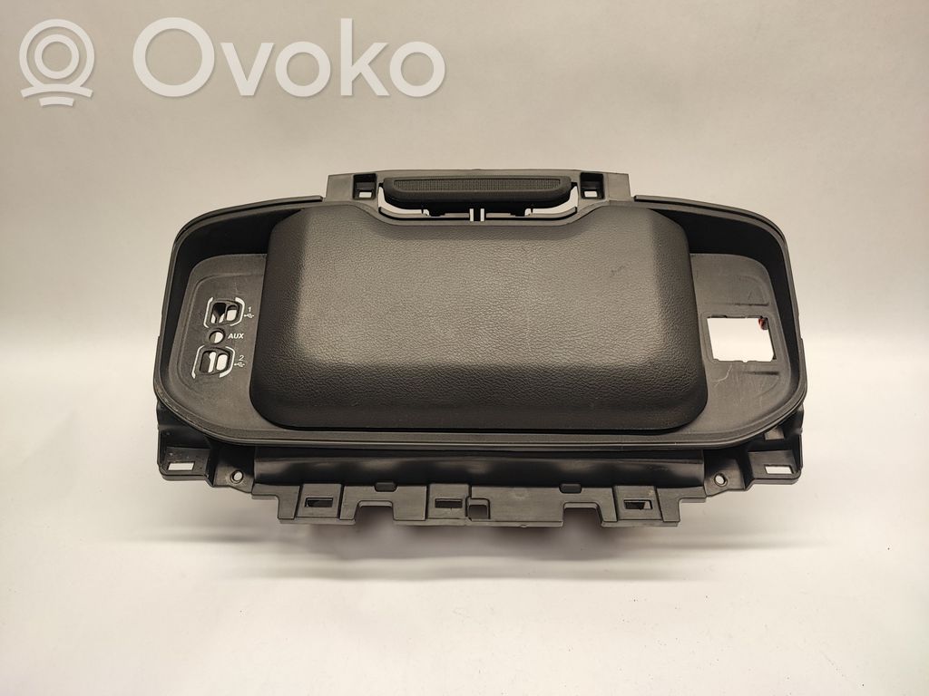 Ram 1500 DT Handschuhfach 