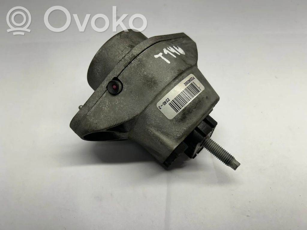 Chevrolet Camaro Engine mount bracket 