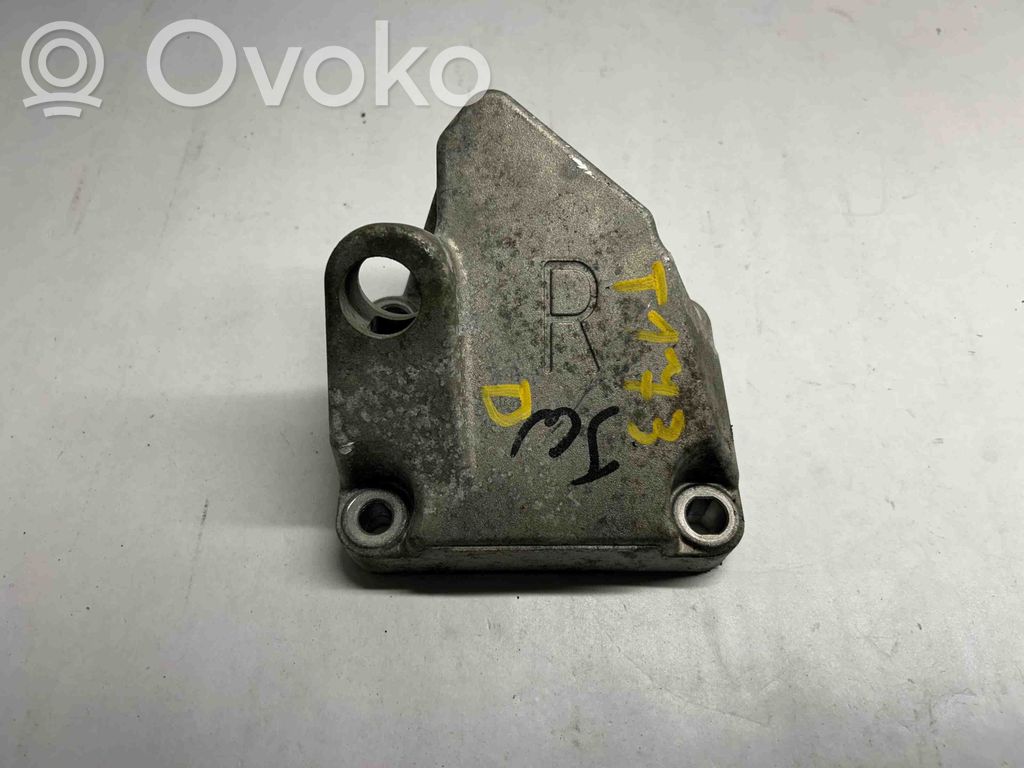 Dodge Charger Engine mounting bracket 
