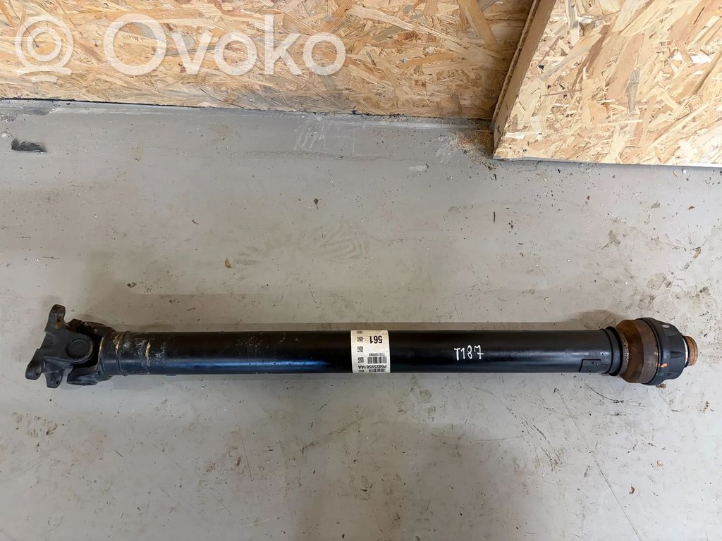 Eje propulsor delantero   P68259561AA,68259561AA