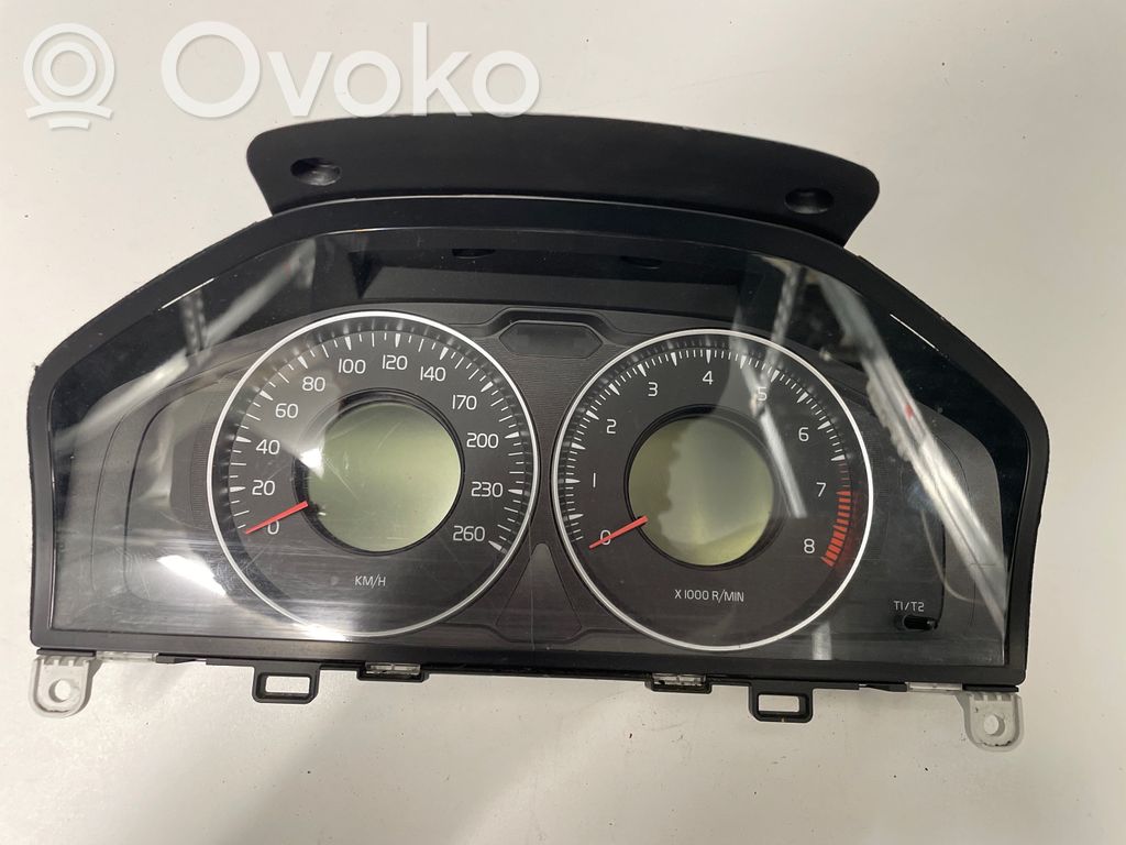 Volvo V70 Speedometer (instrument cluster) 