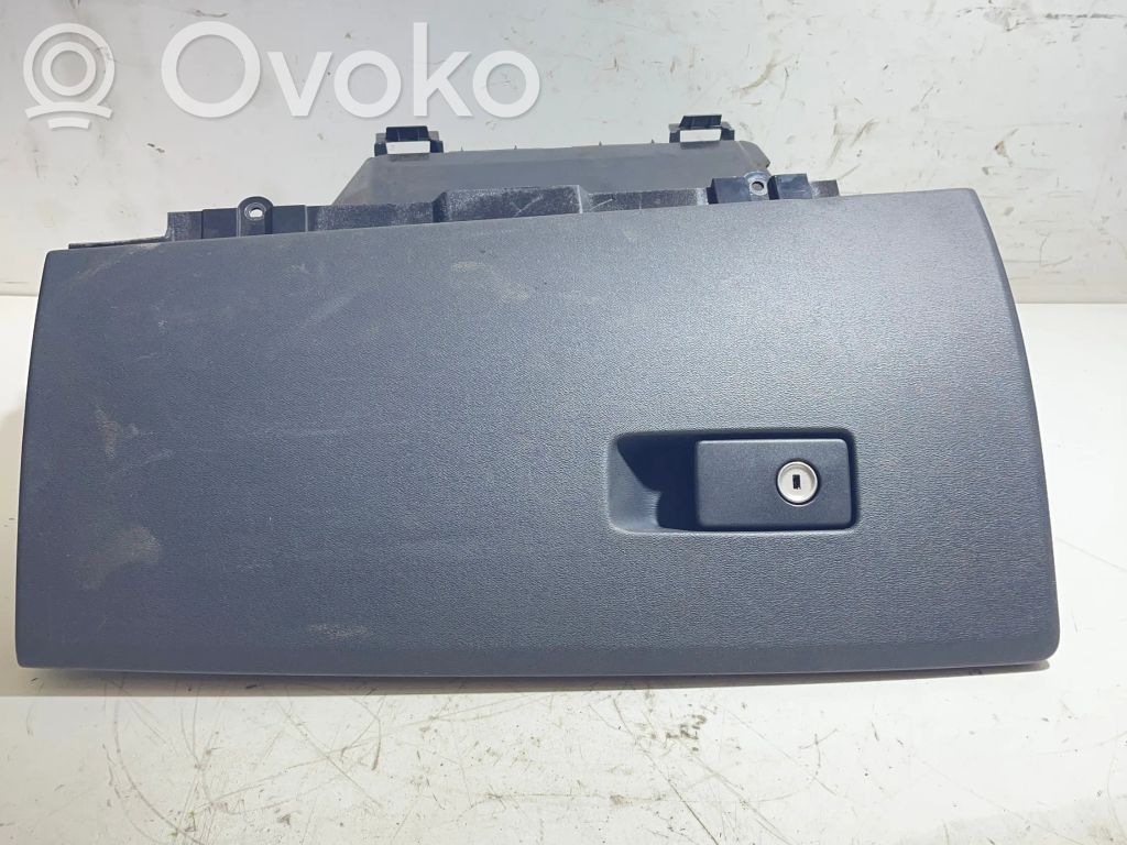 Volvo V70 Daiktadėžė 