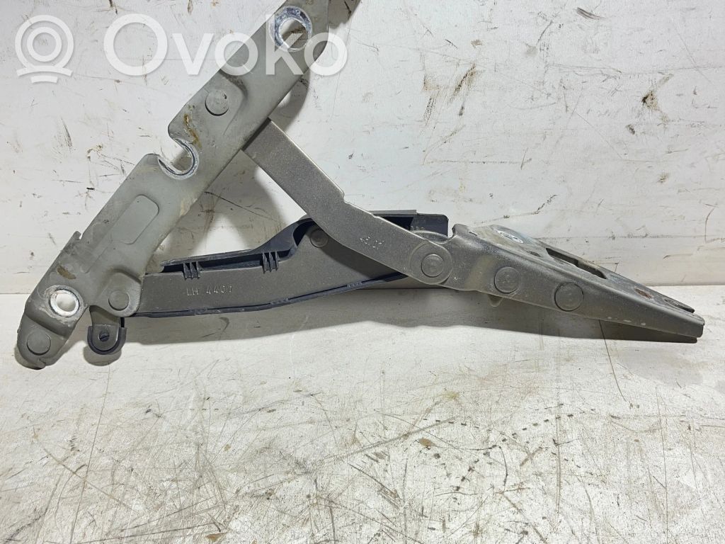 Tailgate/trunk/boot hinge   4F5827301E