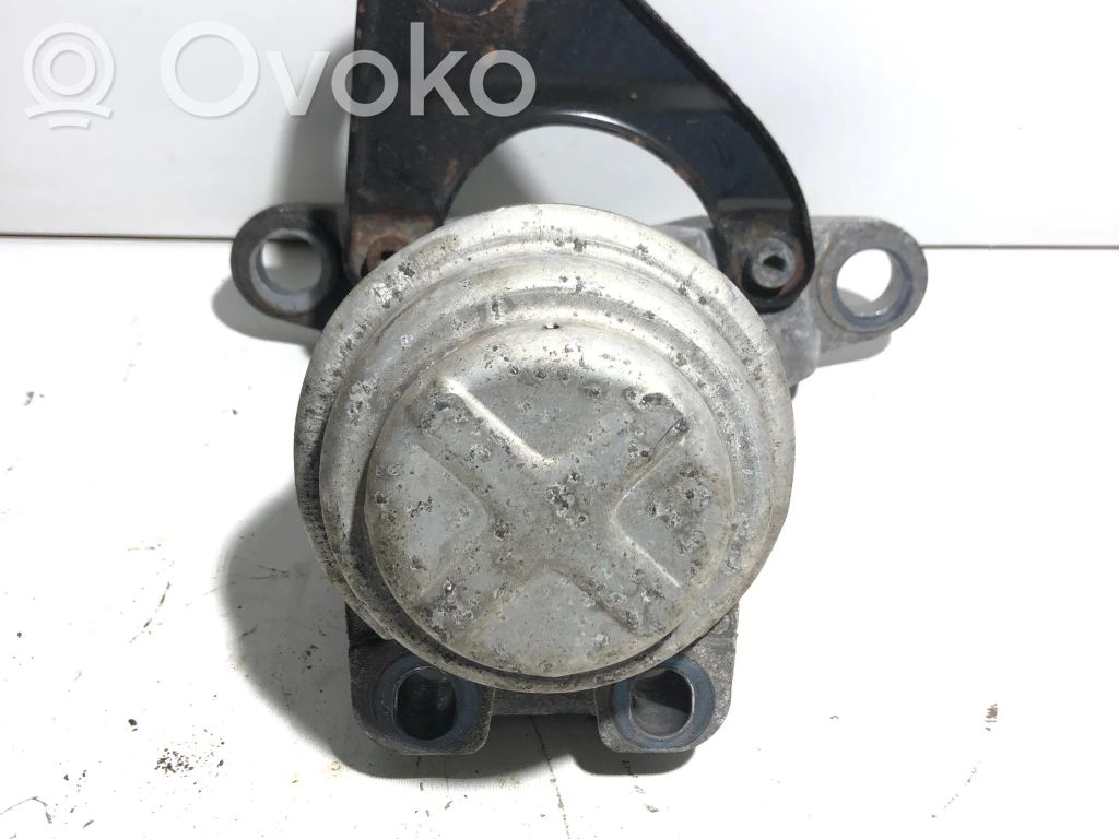 Volvo S60 Engine mount bracket 