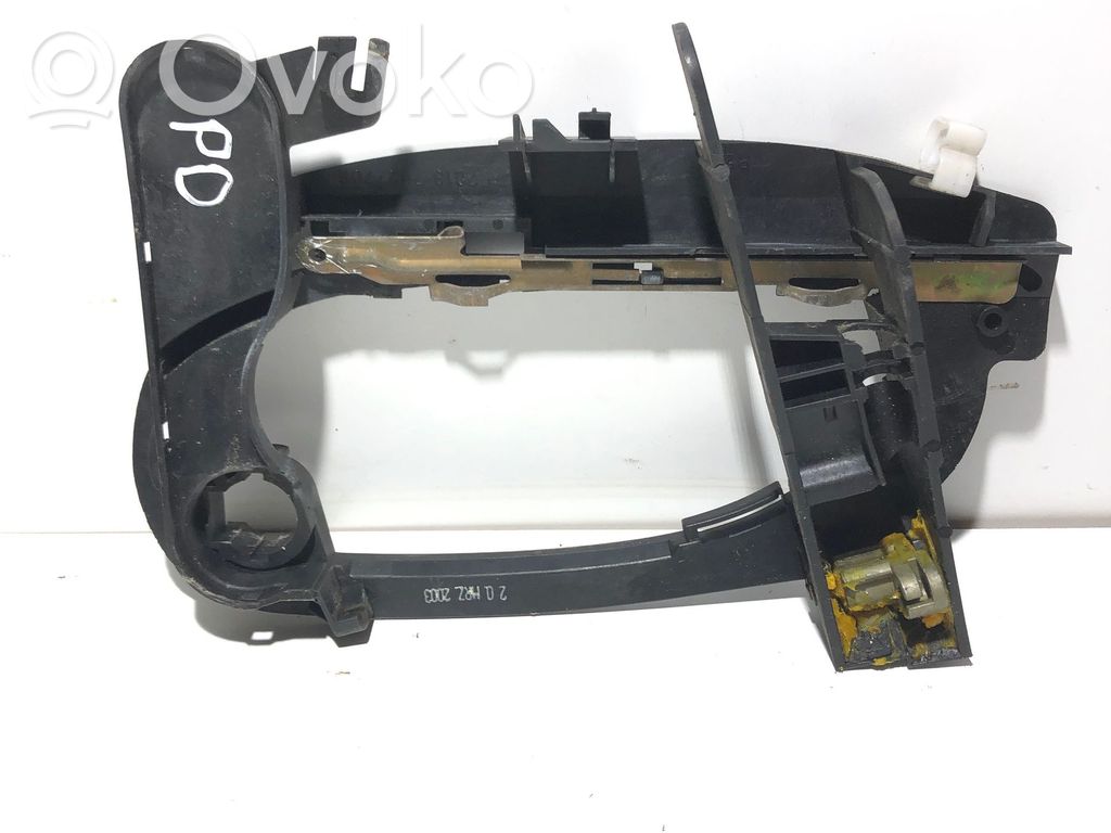 BMW 7 E65 E66 Etuoven ulkokahvan kehys 