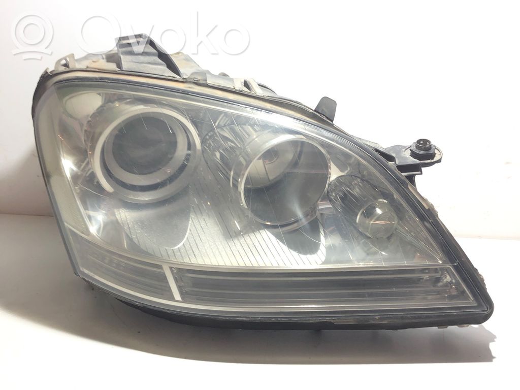 Mercedes-Benz ML W164 Lampa przednia 