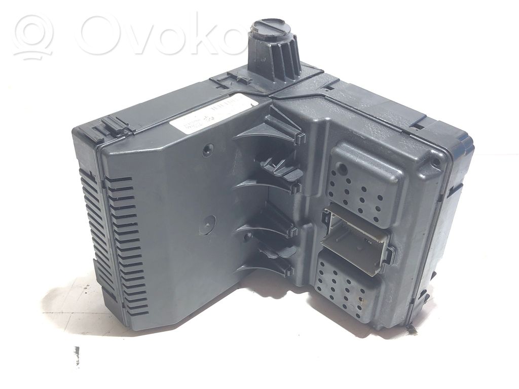 Volvo XC90 Fuse module 