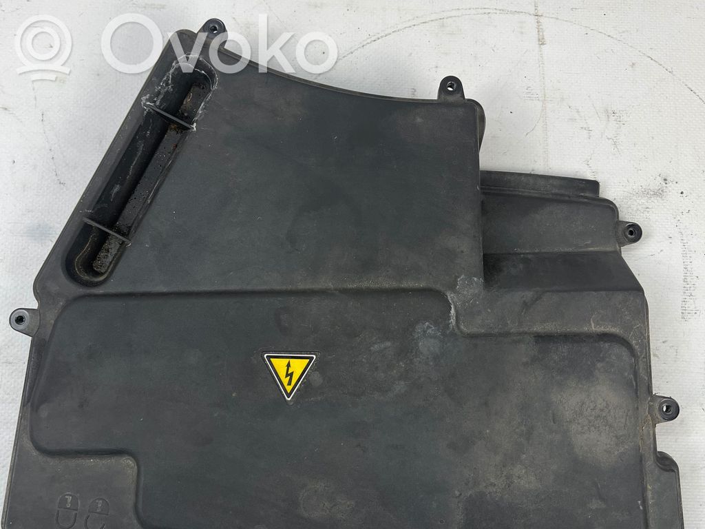 BMW 5 E60 E61 Dangtelis saugiklių dėžės 