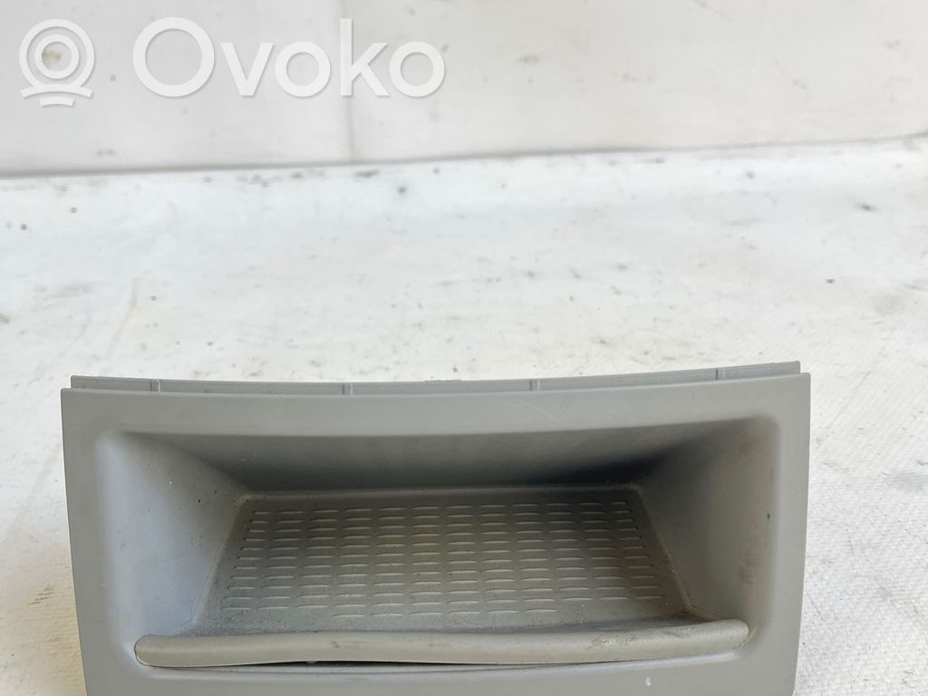 BMW 5 E60 E61 Stalčiukas 
