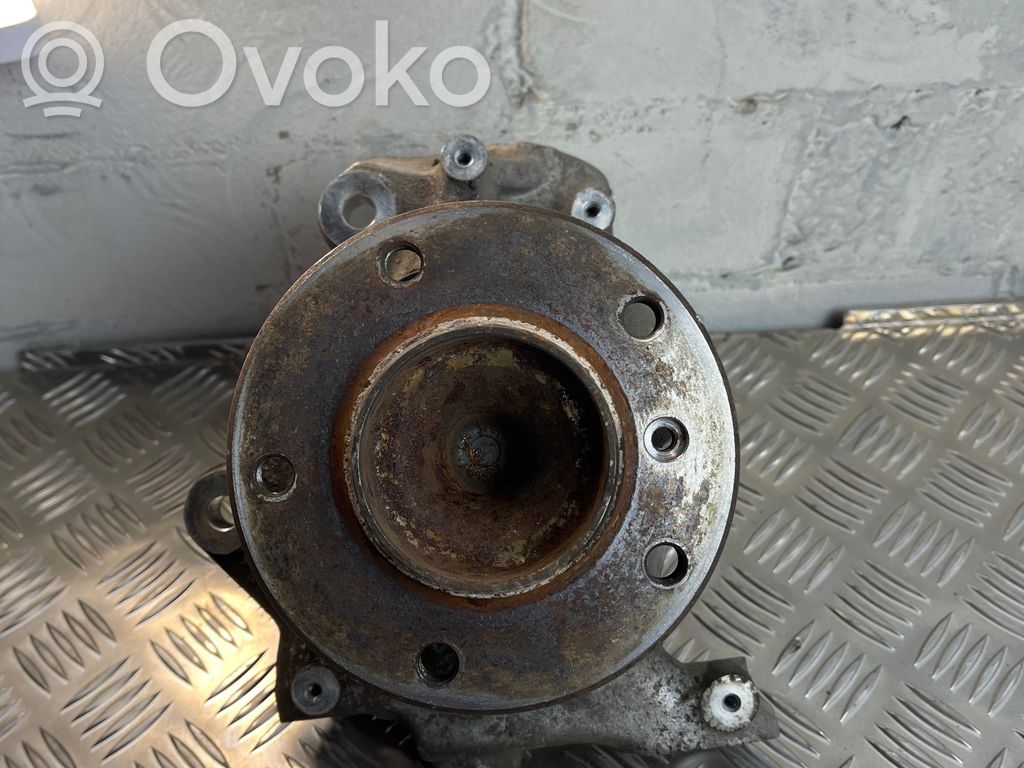 BMW 1 E81 E87 Front wheel hub spindle knuckle 
