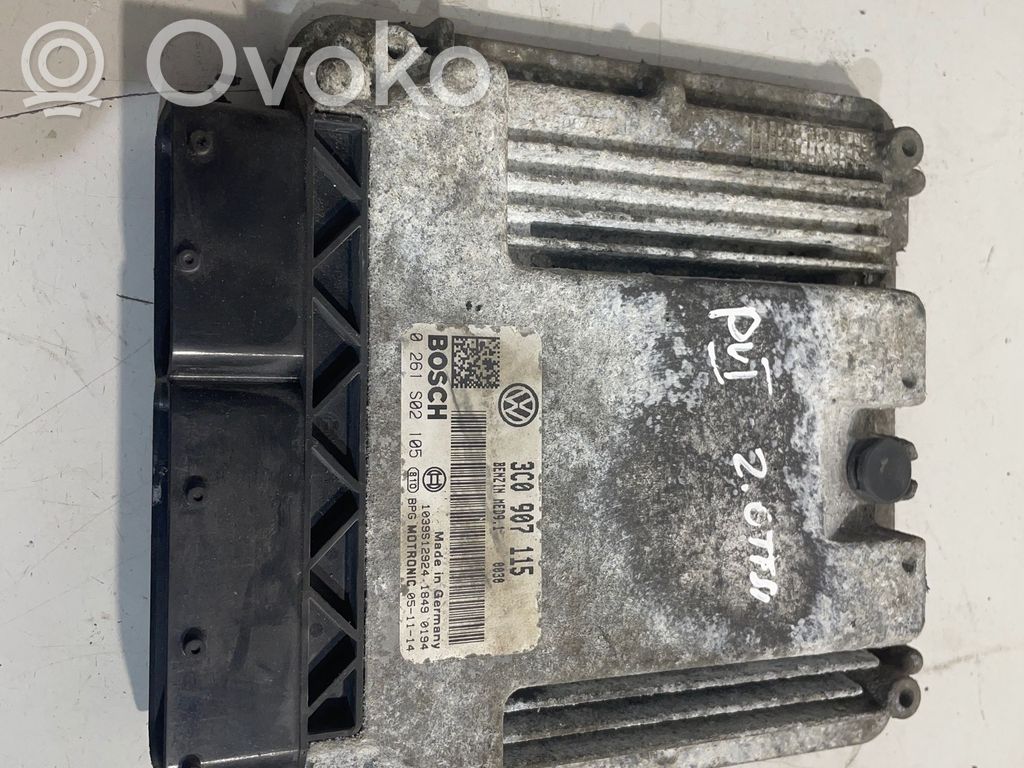 Volkswagen PASSAT B6 Engine control unit/module 