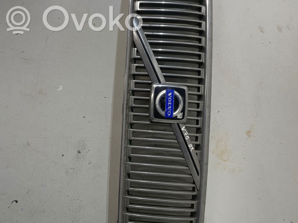 Volvo V70 Front grill 