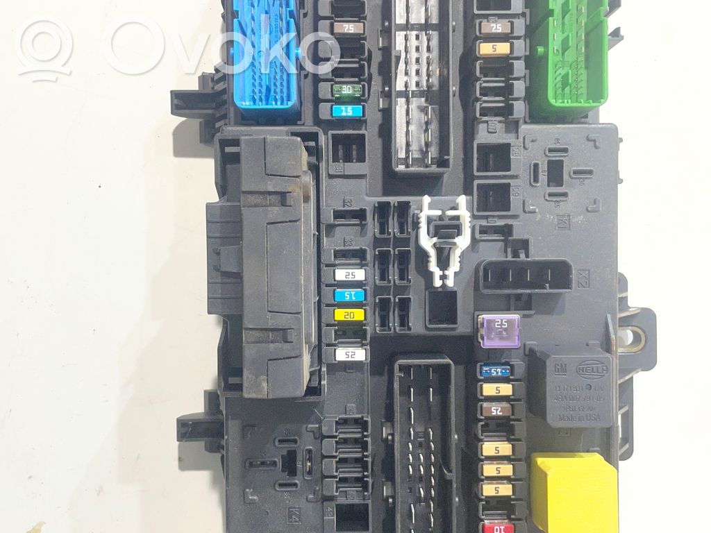 Opel Astra H Módulo de fusible 