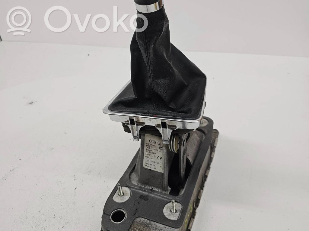 Volkswagen Tiguan Gear shifter/selector 