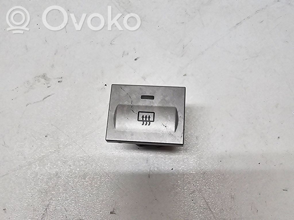 Ford Kuga I Windscreen/window heater switch 