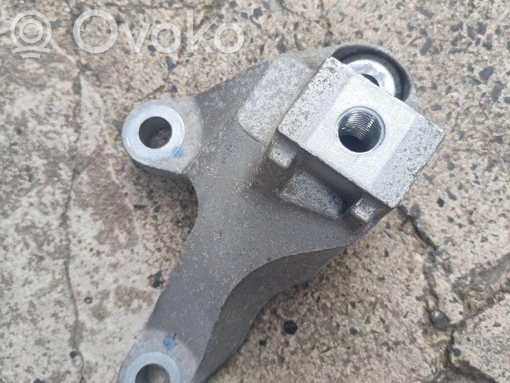 Ford Kuga II Engine mounting bracket 