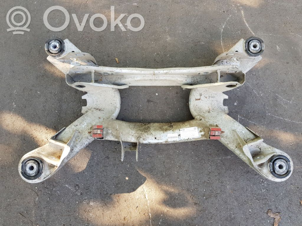 Audi A8 S8 D3 4E Galinis traversas 