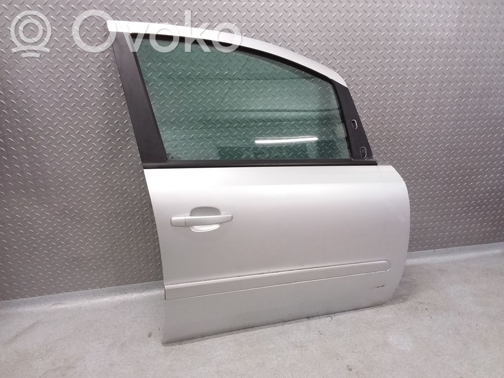 Opel Zafira B Puerta delantera 