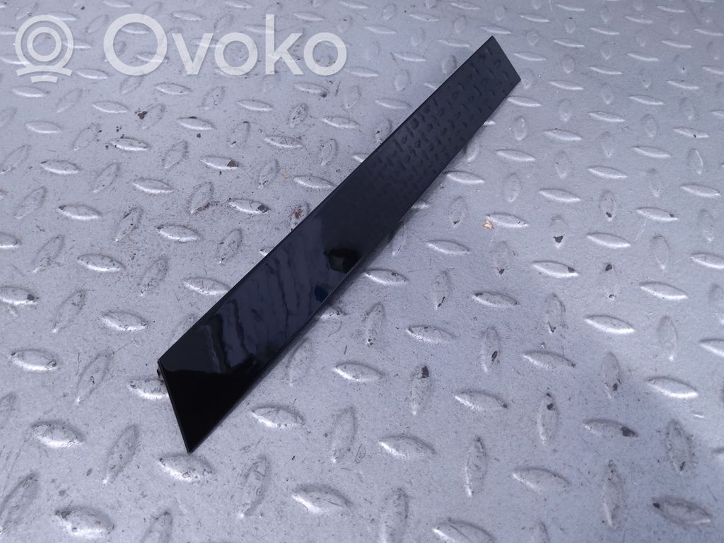 Osłona słupka szyby przedniej / A   51357446215,7446215