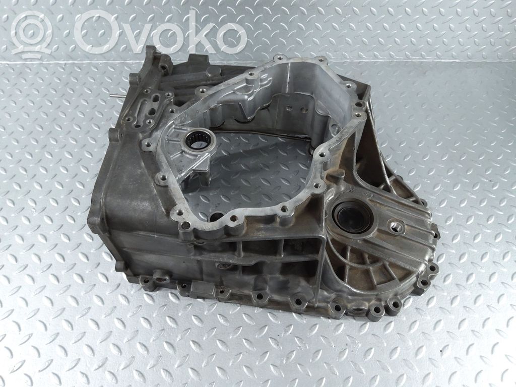 Volvo V60 Pavarų dėžės detalė 