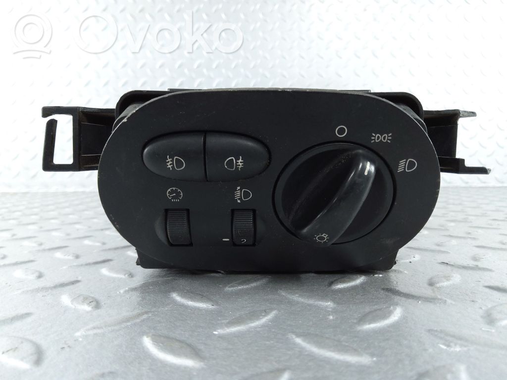 Valokatkaisija   YWC106950
