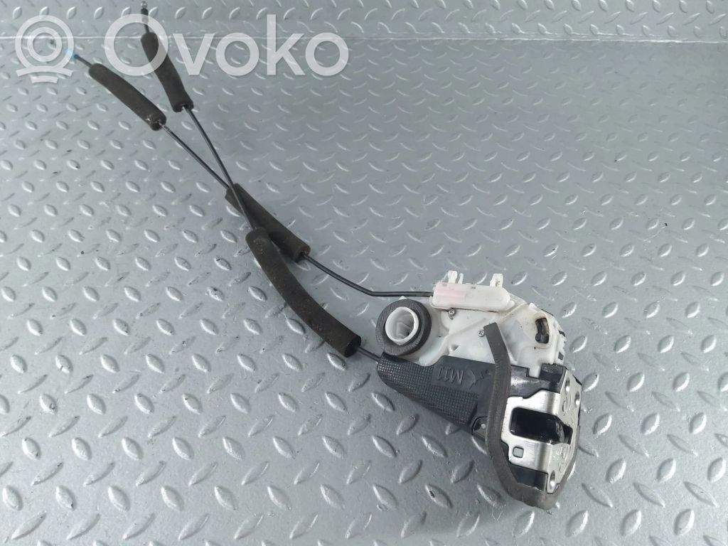 Subaru Outback (BS) Aizmugurē slēdzene 