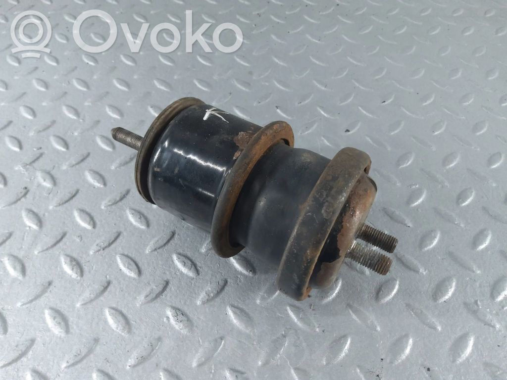Subaru Outback (BS) Engine mount bracket 
