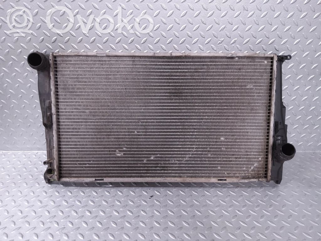 BMW 1 E81 E87 Aušinimo skysčio radiatorius 