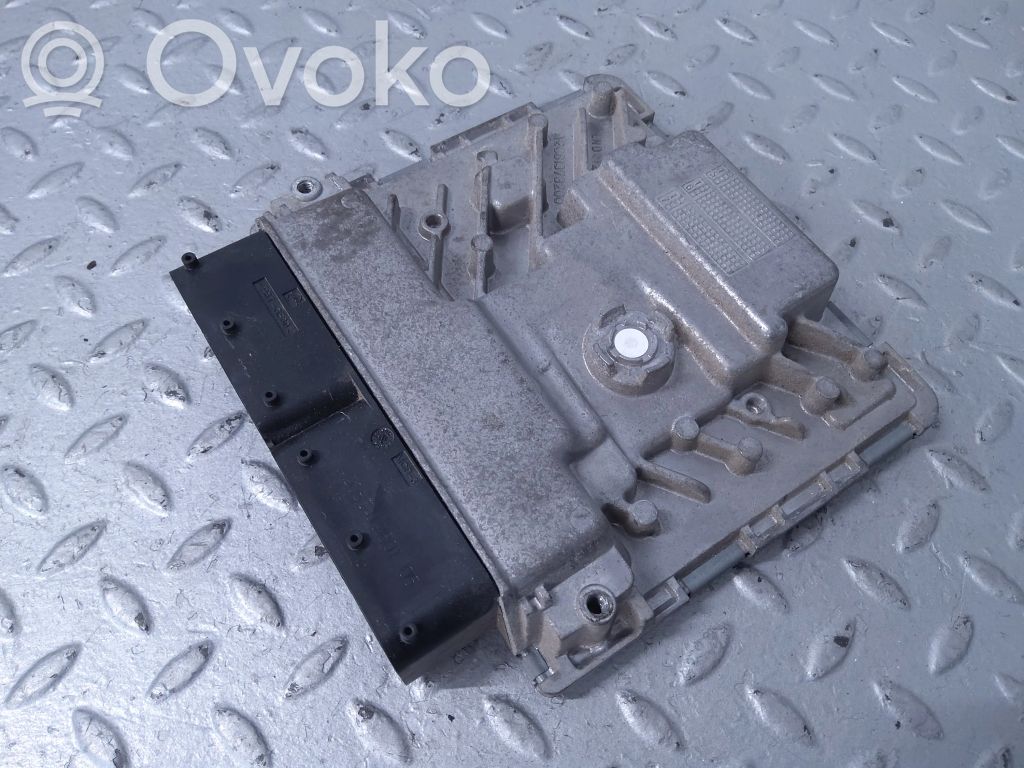 Volkswagen PASSAT B8 USA Engine control unit/module 