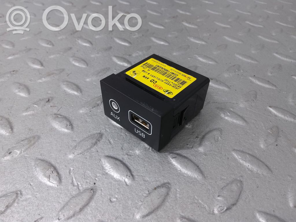 KIA Ceed Enchufe conector USB 
