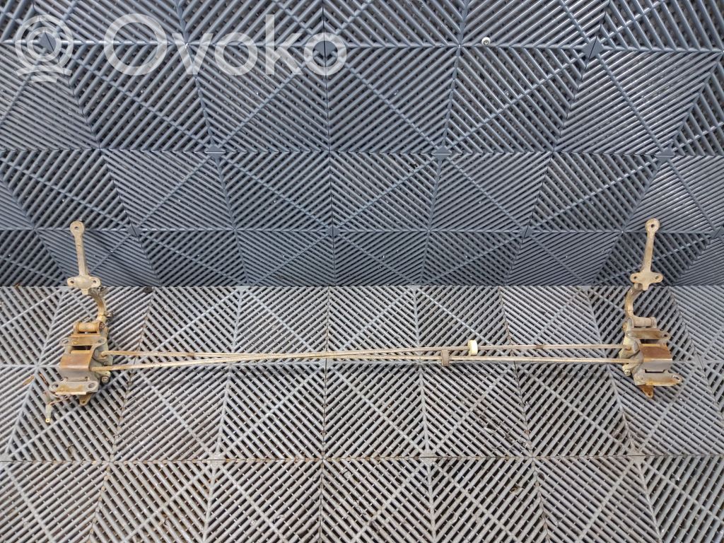 Amortyzator / Siłownik tylnej klapy bagażnika   UB15997