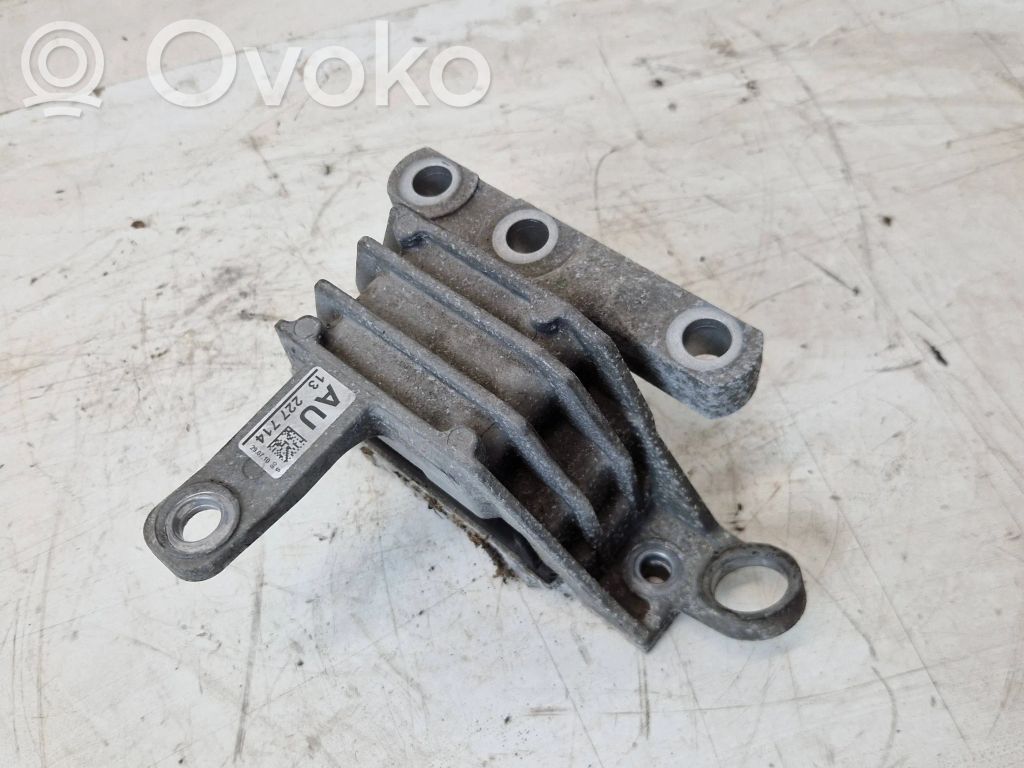 Saab 9-5 Engine mounting bracket 