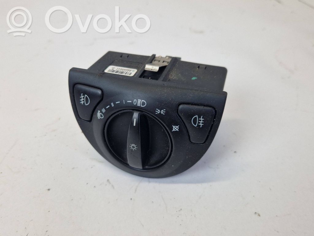 Light switch   12774377
