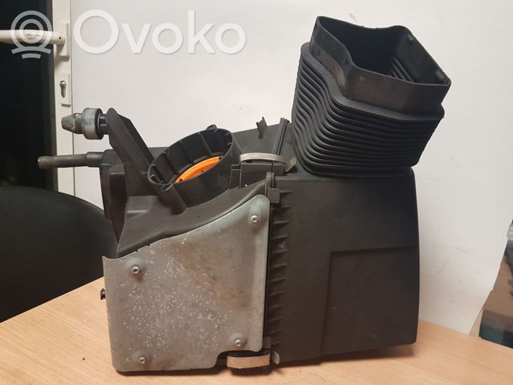 Audi A6 S6 C6 4F Air filter box 