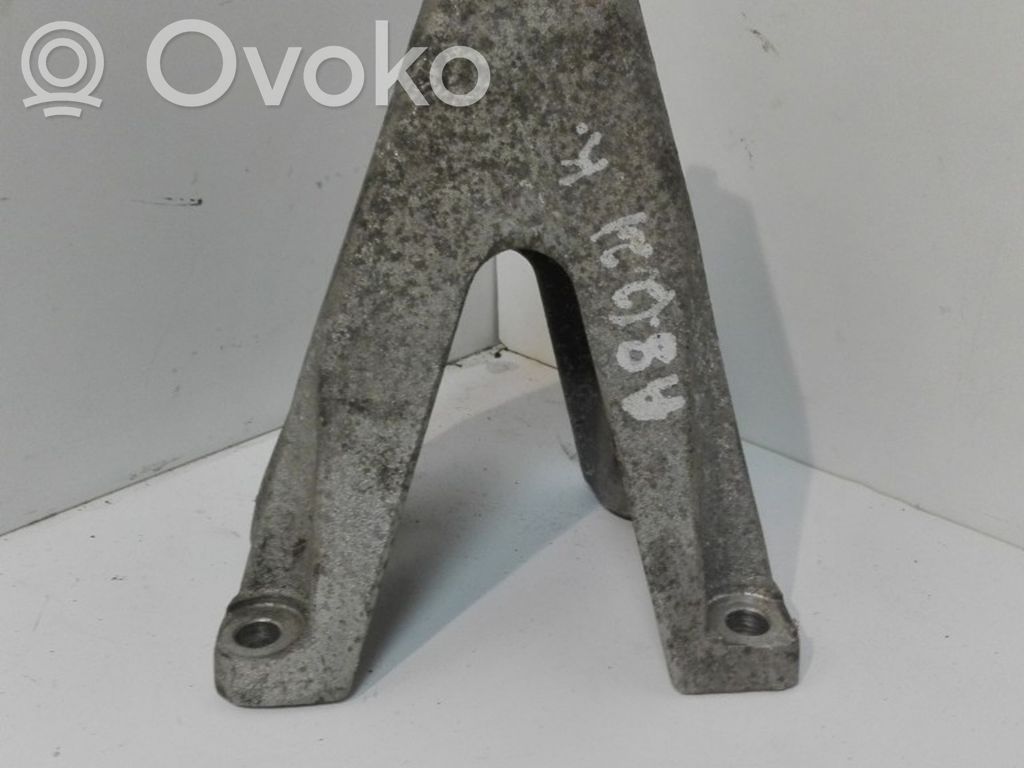 Audi A8 S8 D3 4E Engine mounting bracket 