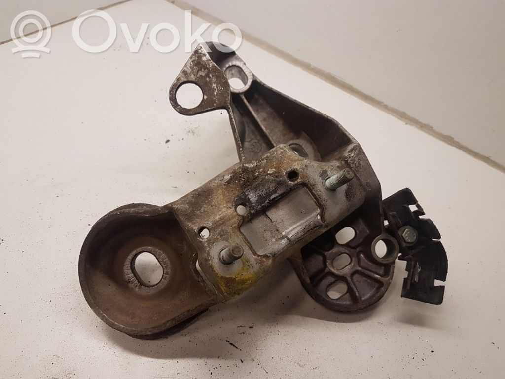 Audi A6 Allroad C5 Engine mounting bracket 
