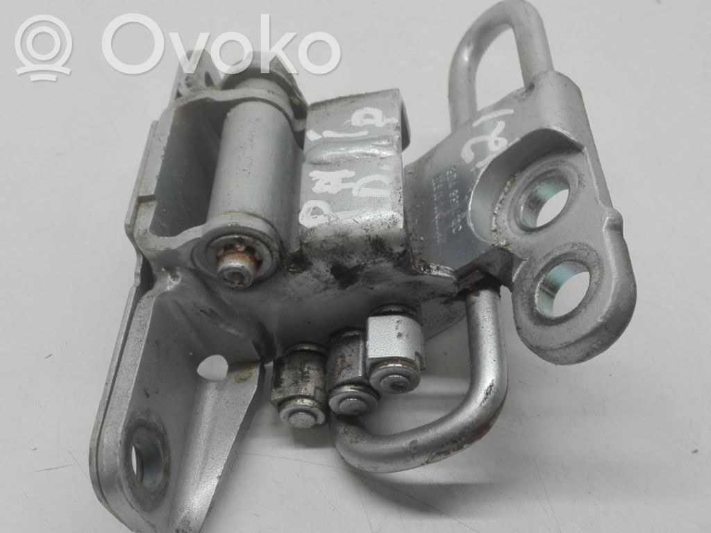 Volkswagen Phaeton Front door lower hinge 