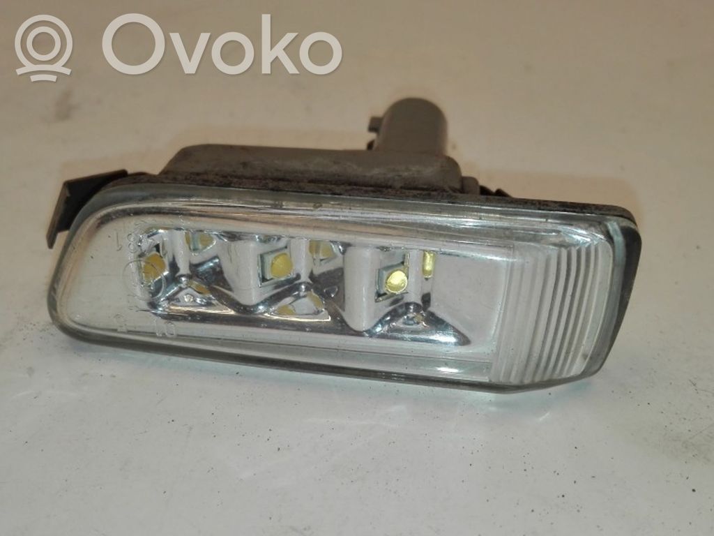 Audi A8 S8 D3 4E Front fender indicator light 