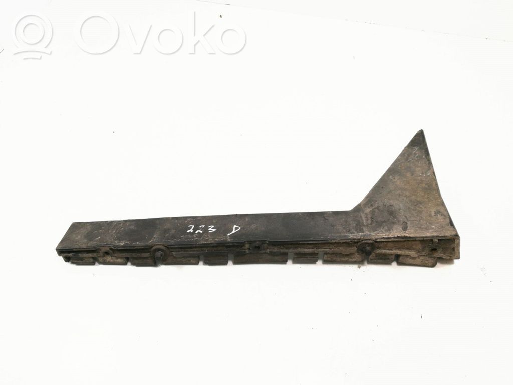 Audi A8 S8 D3 4E Galinis laikiklis bamperio 