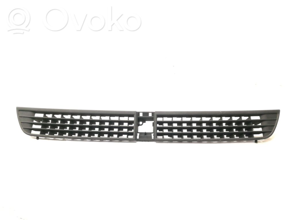Audi A8 S8 D3 4E Lango oro grotelės 