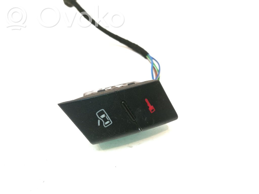 Audi A6 Allroad C5 Central locking switch button 