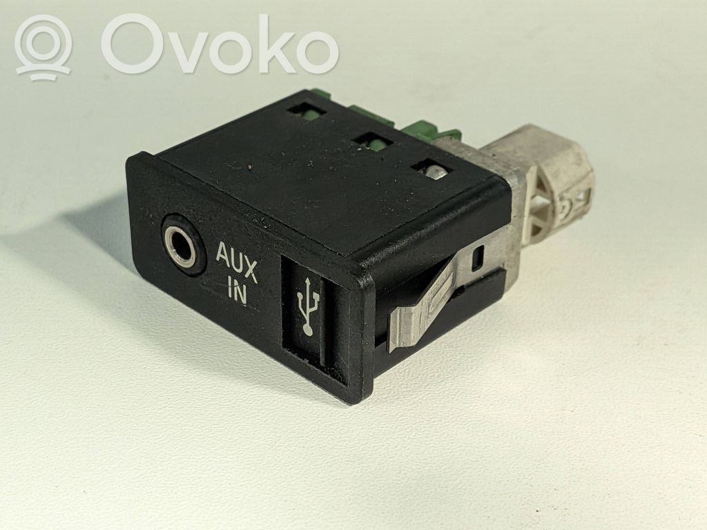 BMW X6 E71 AUX in-socket connector 