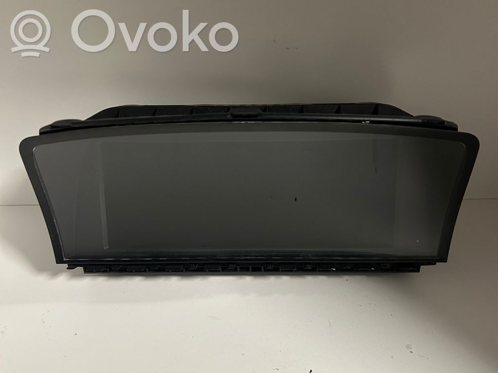 Screen/display/small screen   6986301