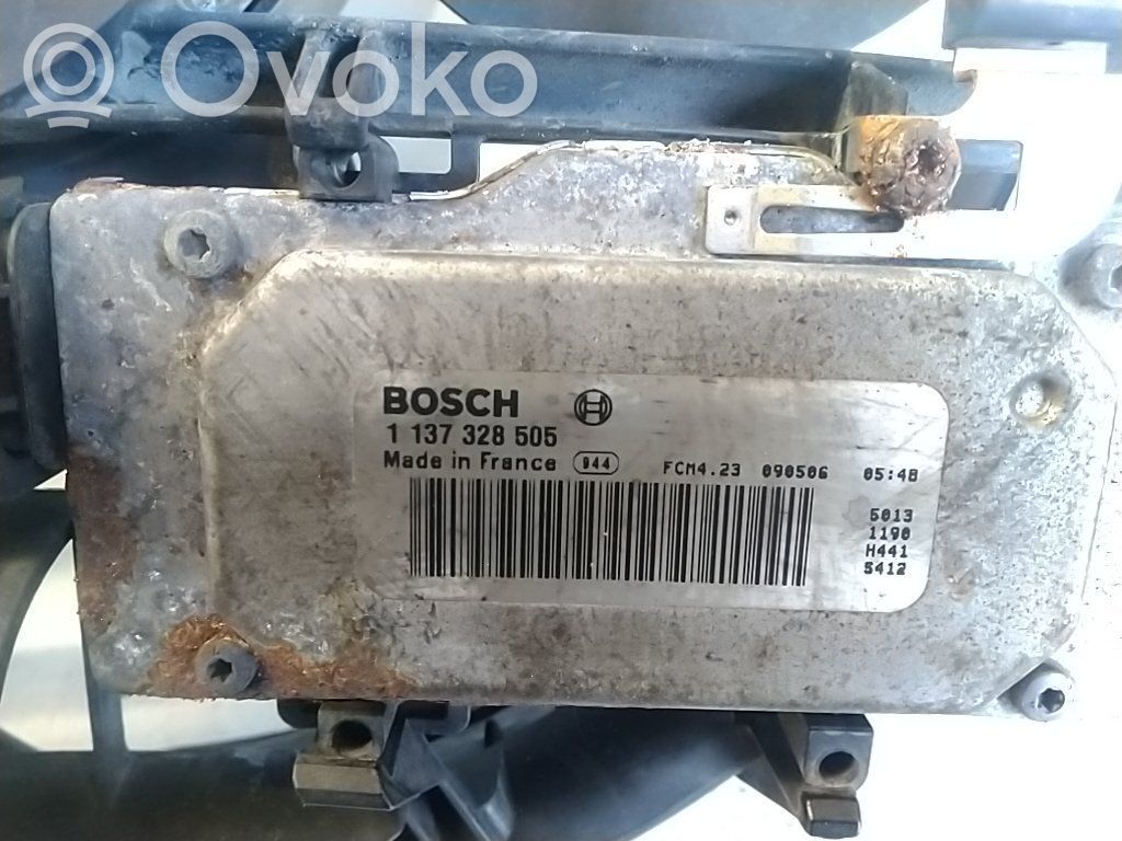 Mazda 3 II Elektryczny wentylator chłodnicy 