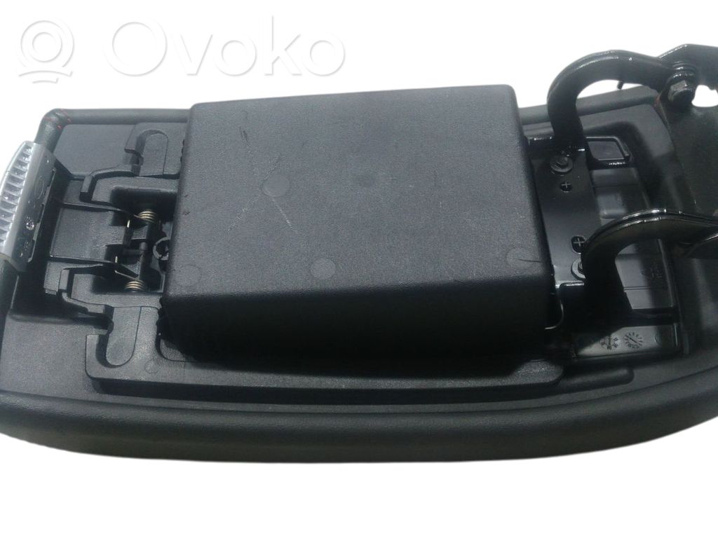 Armrest   1686361