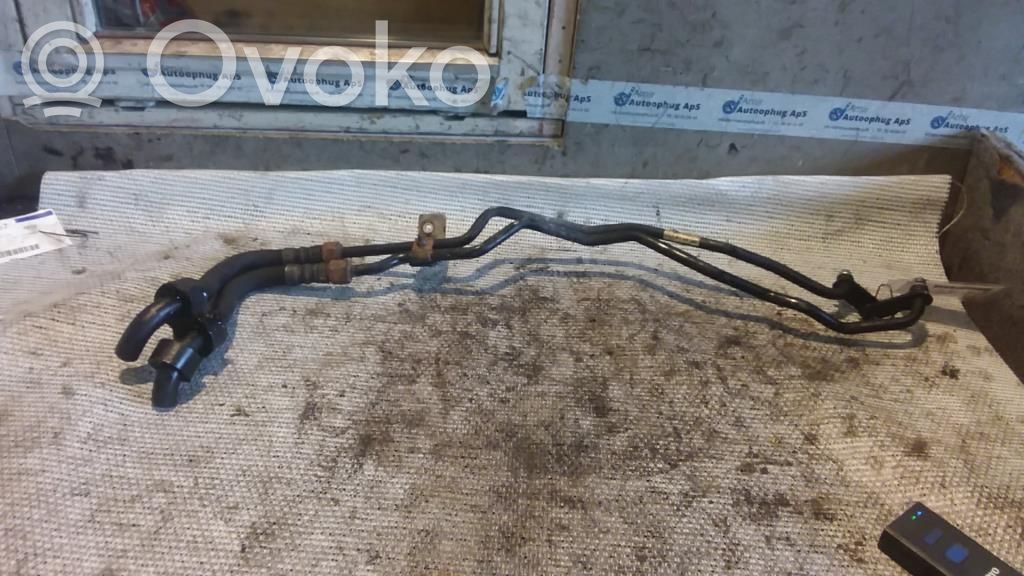 Ohjaustehostimen letkusto