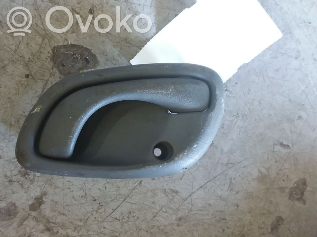 Suzuki Wagon R+ Poignée inférieure de porte avant
