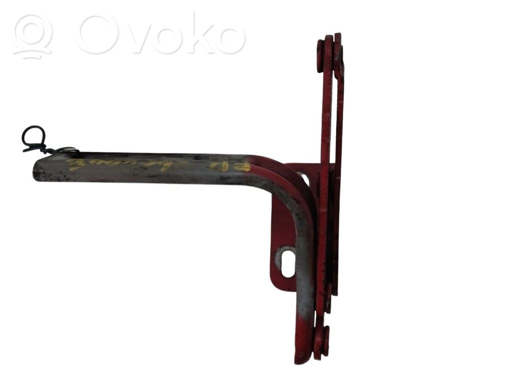 Engine bonnet/hood hinges