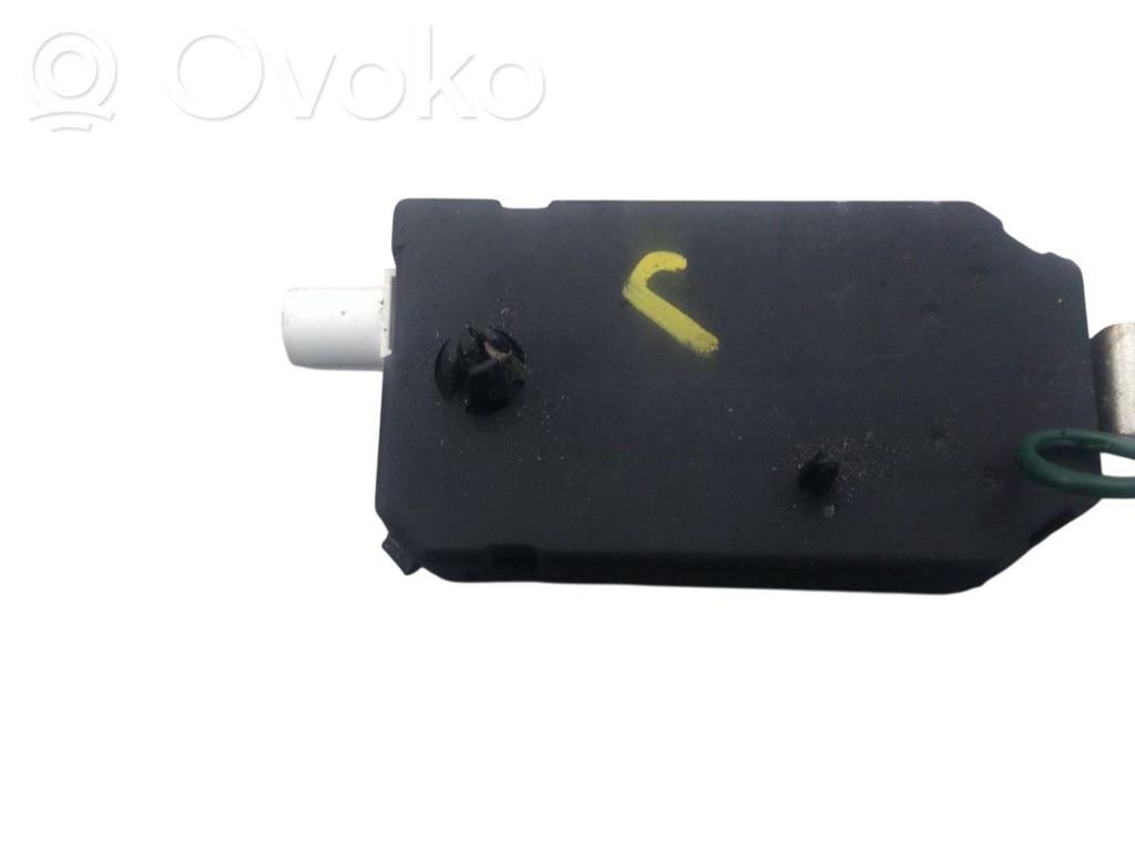 Amplificateur d'antenne   109804600C