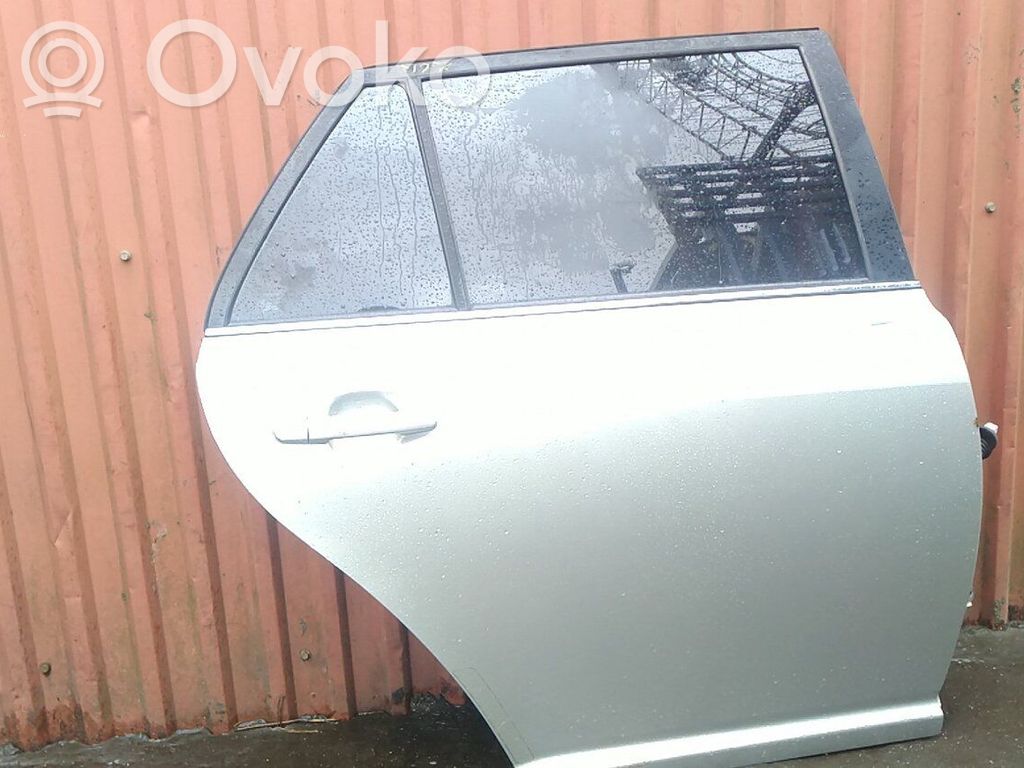 Toyota Avensis T250 Ușă spate 